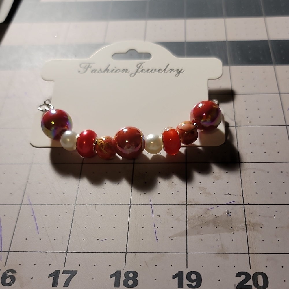 Chic Red and White Beaded Bracelet